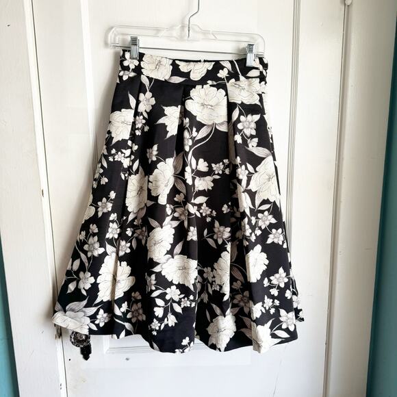 Eliza J Dresses & Skirts - Eliza J Floral Pleated Circle Skirt Black Cream Wedding Guest Cocktail Size 2